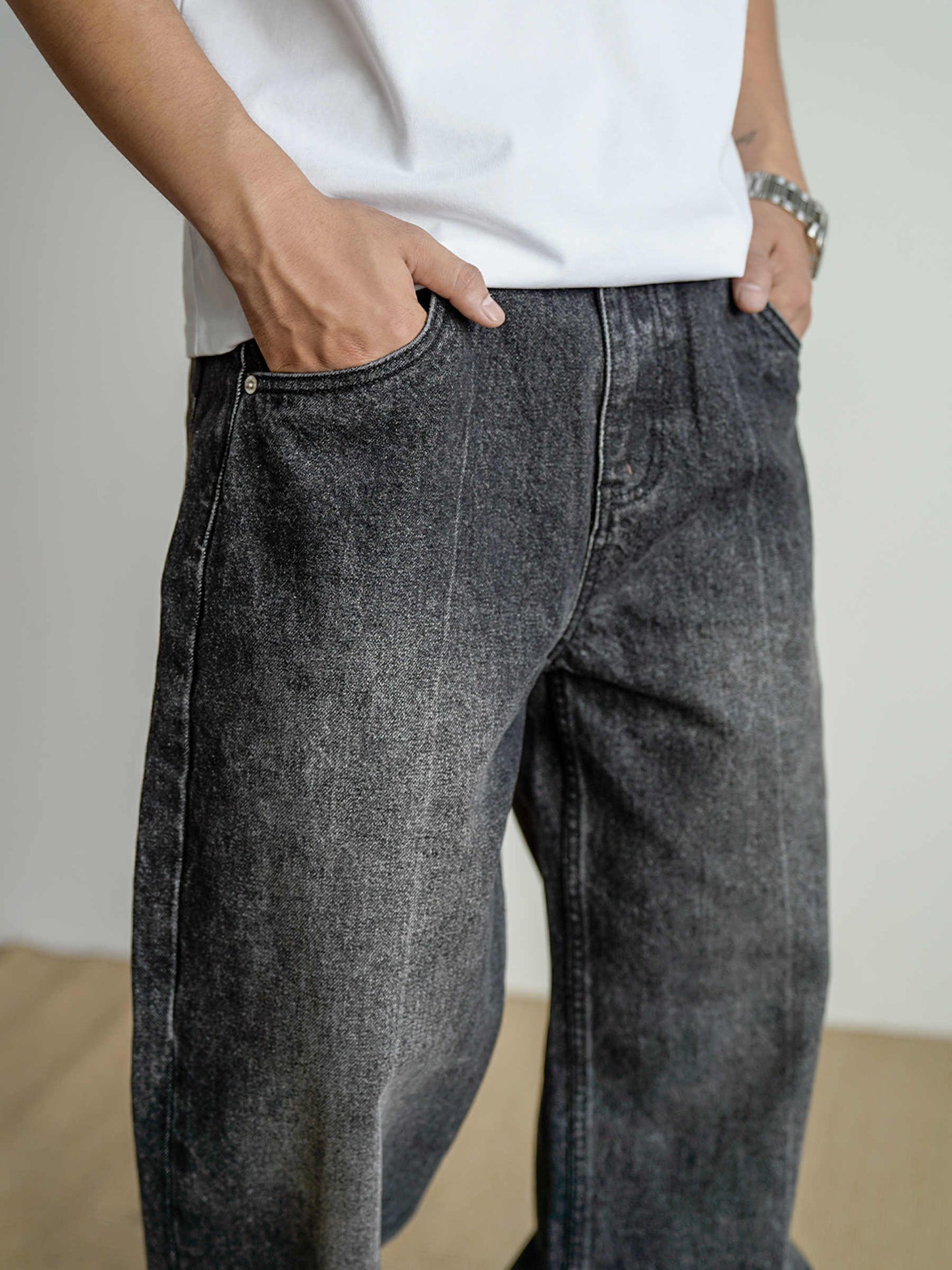 Loose Straight Washed Distressed Black Jeans